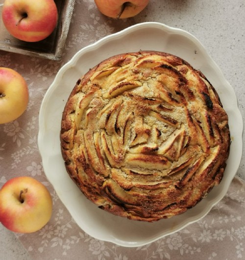 Torta di mele con ricotta e cocco