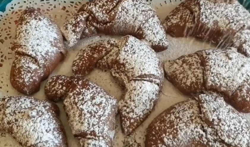 Cornetti soffici al cacao