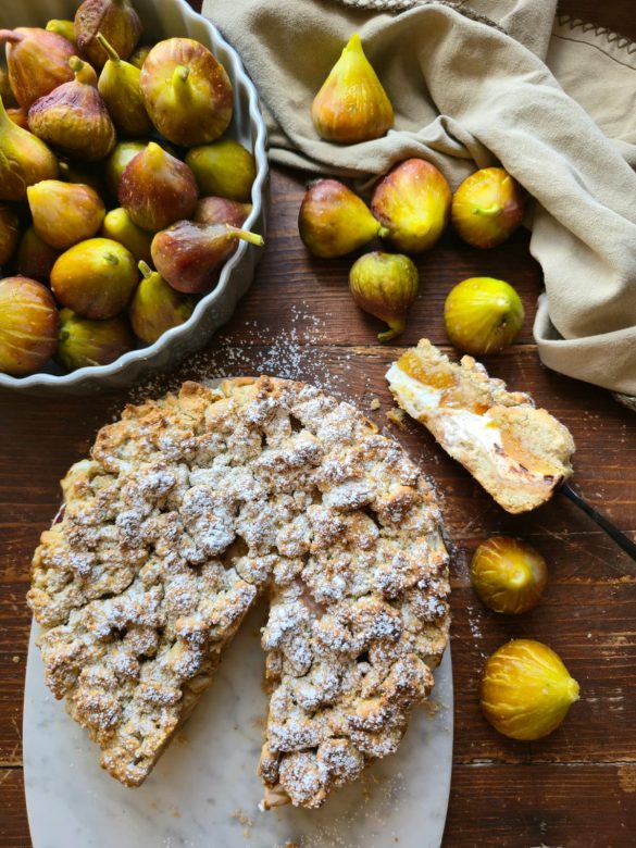 Crostata sbriciolata di fichi e yogurt greco