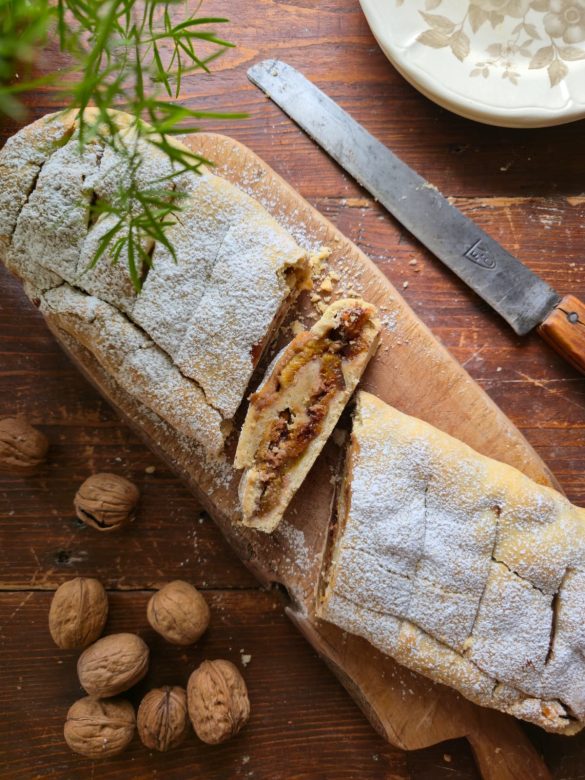 Strudel di frolla senza glutine con fichi e noci