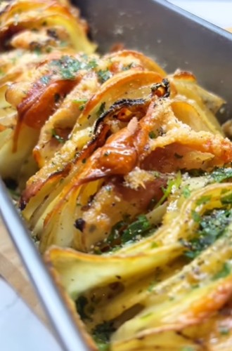 Patate sfogliate con pancetta e scamorza affumicata