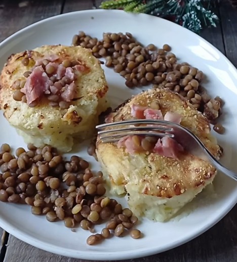 Tortini di patate ripieni di cotechino e scamorza