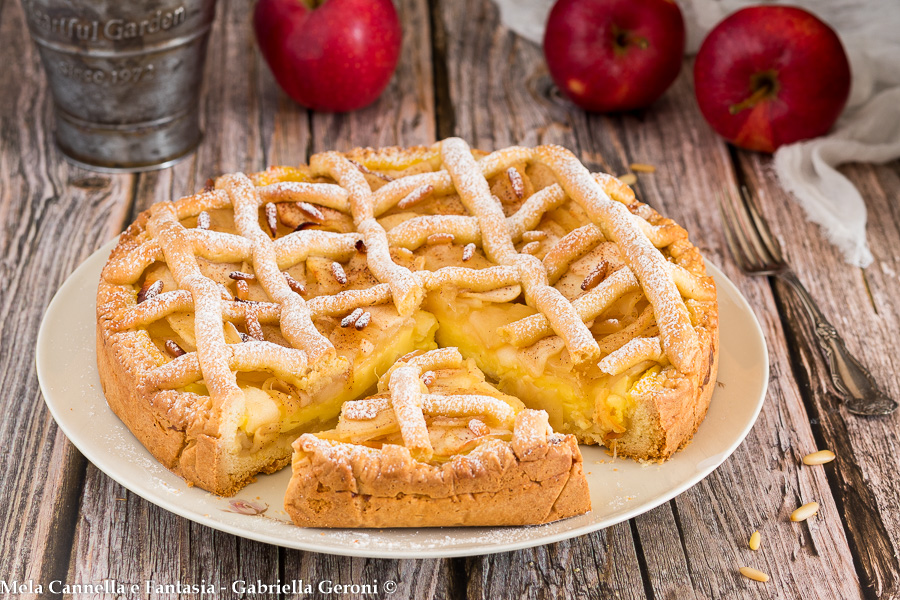 Crostata di mele e pinoli