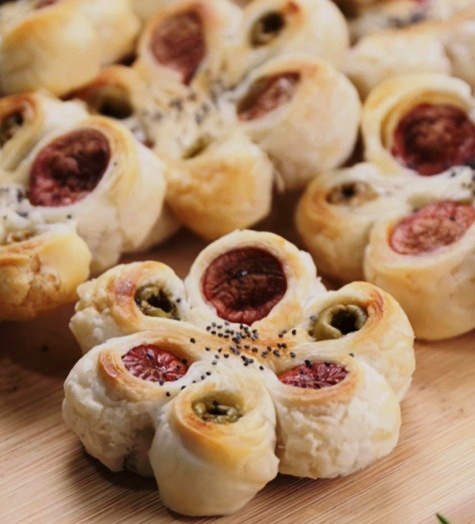 Fiori di pasta sfoglia