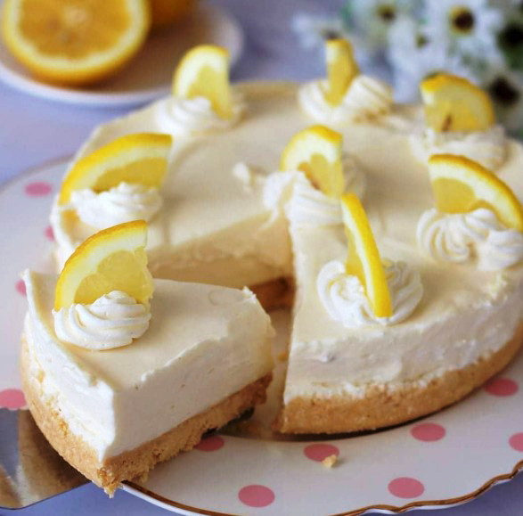 Torta fredda al limone e yogurt senza cottura