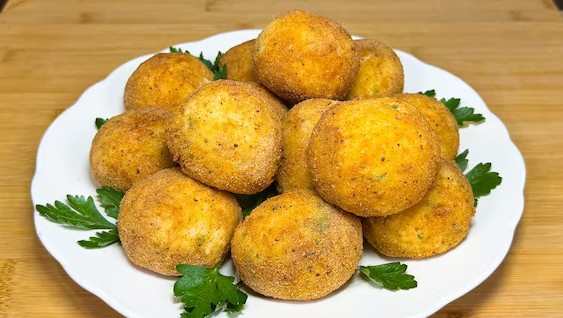 Polpette di riso con il cuore filante