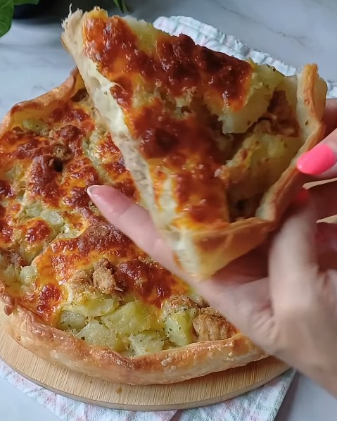 Torta rustica patate e tonno